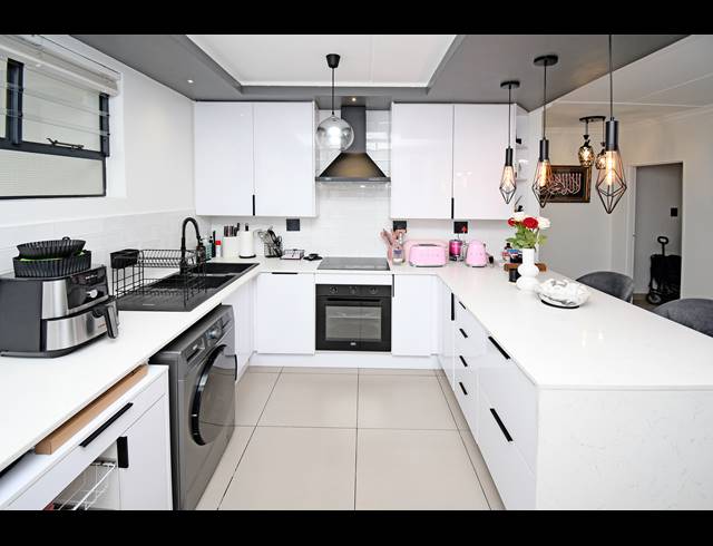 2 BEDROOM APARTMENT FOR SALE IN BROADACRES